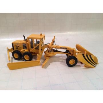 First Gear Conrad NZG Komatsu GD655 motorgrader with Snow Wing and V plow