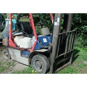 KOMATSU 4000 POUND FORKLIFT FG20C-12W FORK TRUCK LIFT TOW MOTOR PARTS OR REPAIR