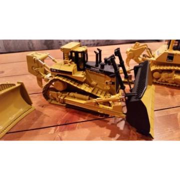 Lot of 4 Komatsu &amp; Caterpillar 1/50 Scale Mining Push Dozers *NEW*