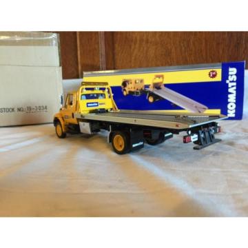 First Gear 1:34 International Truck Slide Back Komatsu Equipment