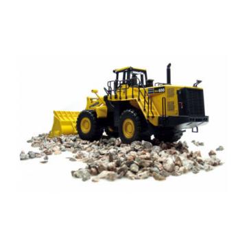 Universal Hobbies UH 8008 Komatsu WA600-6 Four Wheel Loader Diecast Scale 1:50