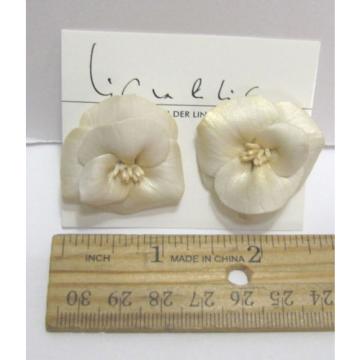 Vintage Linda Van Der Linde Clay Flower &amp; Pearl Necklace &amp; Clip-On Earrings Set