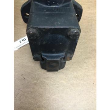 VICKERS HYDRAULIC PUMP V10 1B2B 11A 20.  Loc 92C