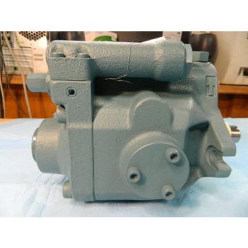 Origin DAIKIN V-SERIES HYDRAULIC PISTON PUMP V15A2R-95 NIB