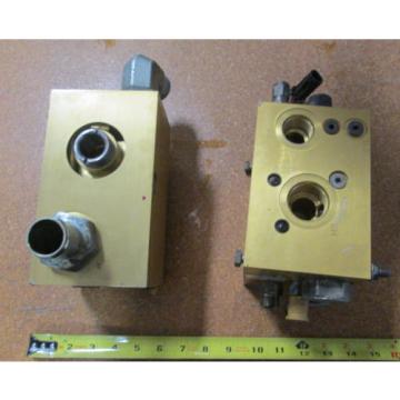 Lot of 2  EATON VICKERS HYDRAULIC MANIFOLD ASSY # MCD-7186 amp; MCD-7942