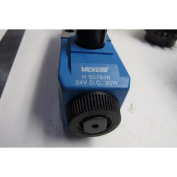 Vickers DG4V-3S-2N-M-U-H5-60 Solenoid Valve 24 VDC