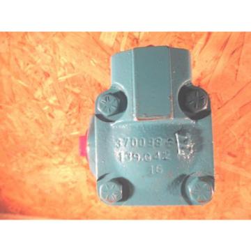 VICKERS V10 1P2P 1D20 HYDRAULIC VANE PUMP , V101P2P1D20 , NOS