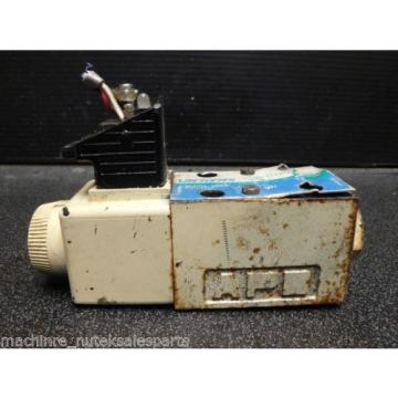 VICKERS Solenoid Controlled Valve DG4V-3S-2A-M-U-B5-60_DG4V3S2AMUB560 - USED