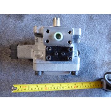 NEW TOYOOKI VANE PUMP HVP-VC1-F30A3-B-034