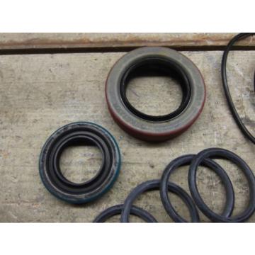 KOMATSU DRESSER 939715C1 SEAL KIT! NAT: 470163, CR 14413  NEW SURPLUS!!